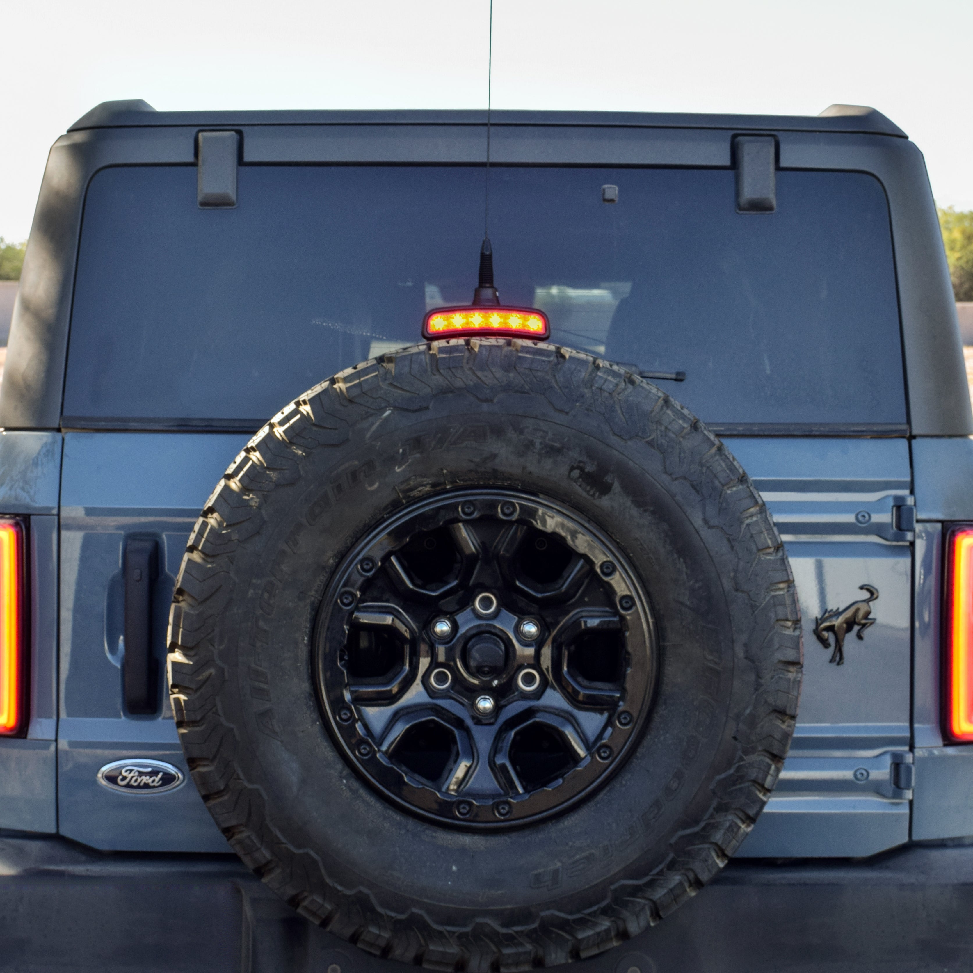 Third Brake Light Antenna Mount - 2021-2025 Ford Bronco With 37" Tire