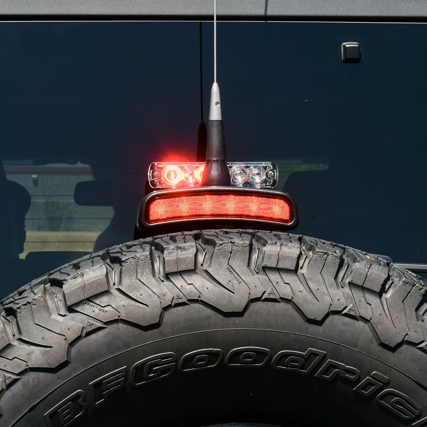 Tomar RECT 16 LED Light Mount - Bronco