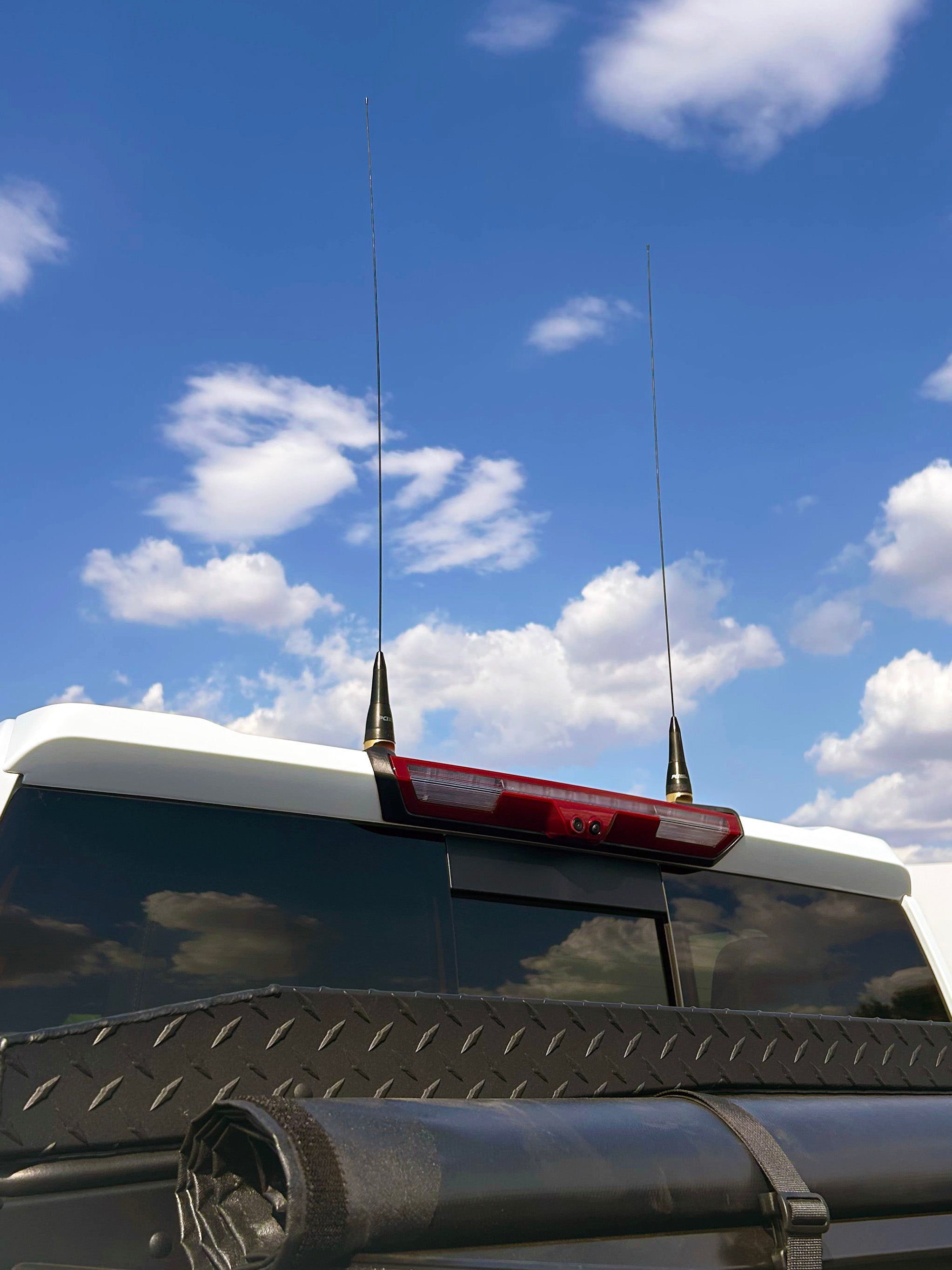 2019‑26 Chevy Silverado | GMC Sierra Dual Antenna Mount